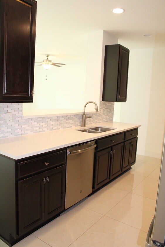 Foto principal - 4536 E Aqua Bella Ln
