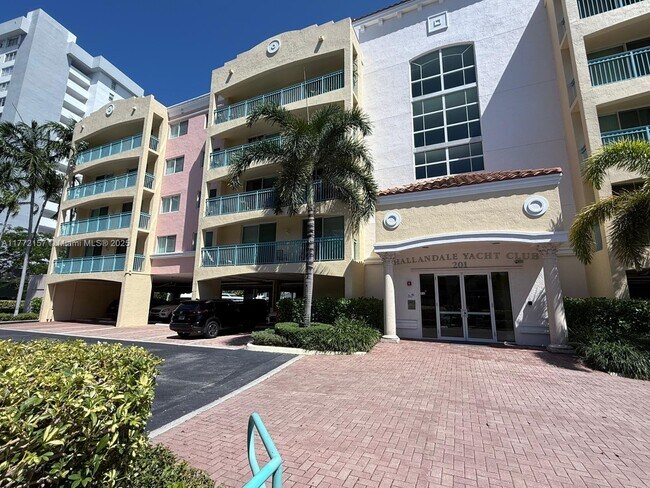 Foto del edificio - 201 Golden Isles Dr