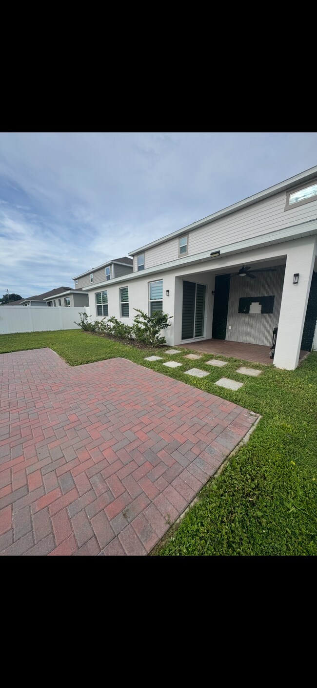 Foto del edificio - 1229 Hendon Lp