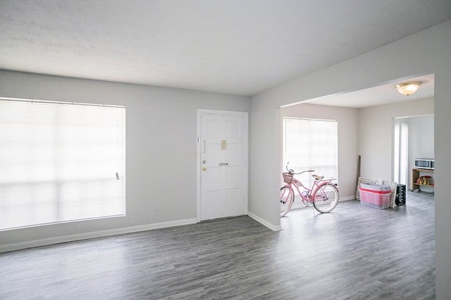 Building Photo - Highland Hills