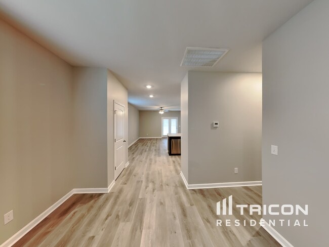 Building Photo - 1068 Pepper Stone Dr