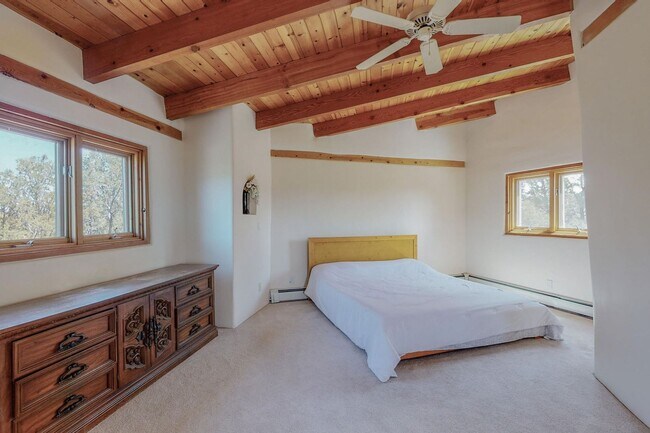 Foto del edificio - Views! Beautiful 3 bedroom mountain retrea...