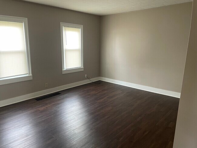 Foto del edificio - 230 Sturges Ave