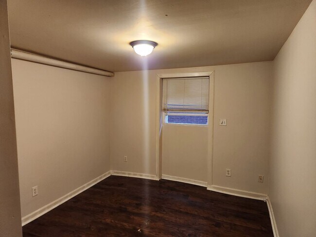 Foto del edificio - 3726-3728 Winnebago St