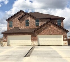 Building Photo - 925 Chaparral Trail