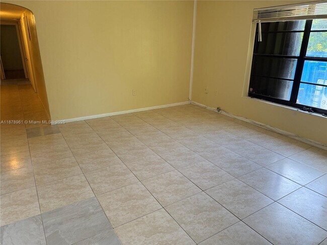 Foto del edificio - 2335 NE 172nd St