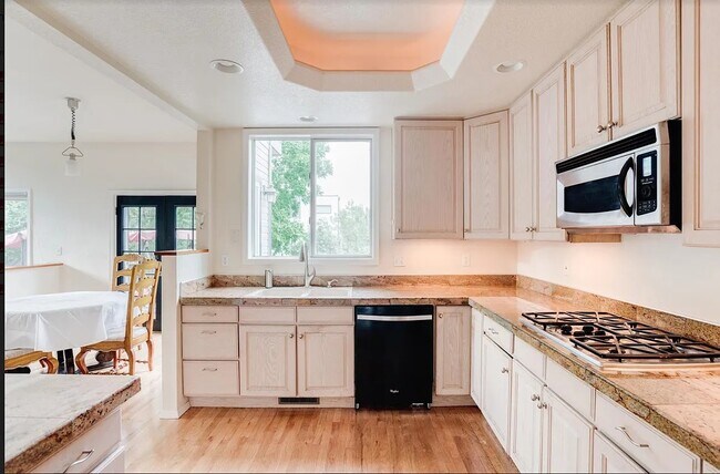 Foto del edificio - 995 Quince Ave