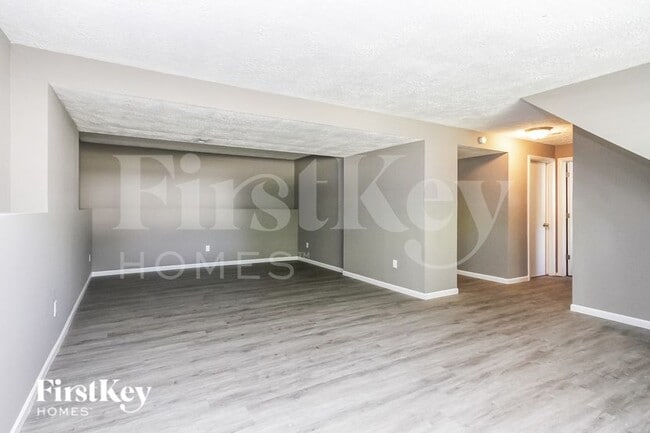 Foto del edificio - 910 Woodlark Dr