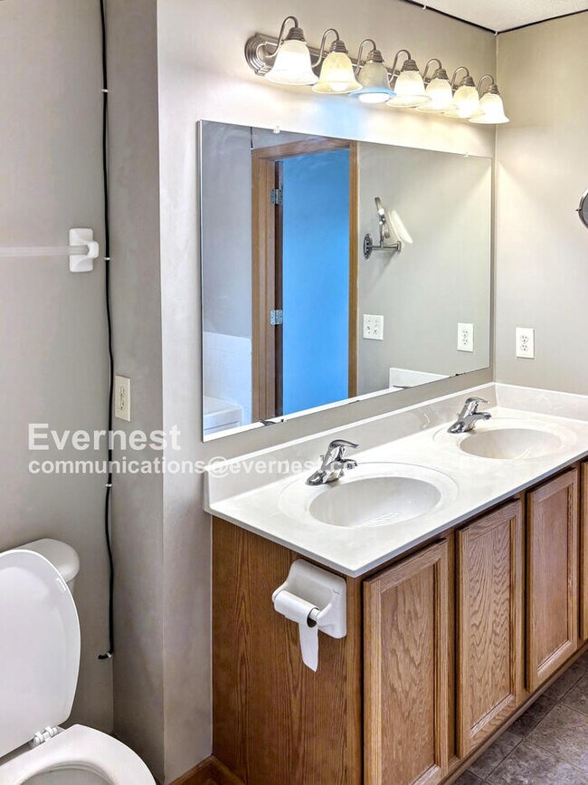 Foto del edificio - 817 Bent Oak Dr