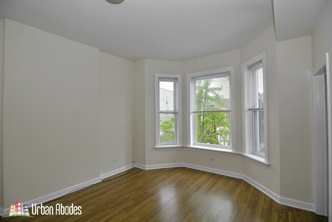 Foto del edificio - 2145 W Chicago Ave