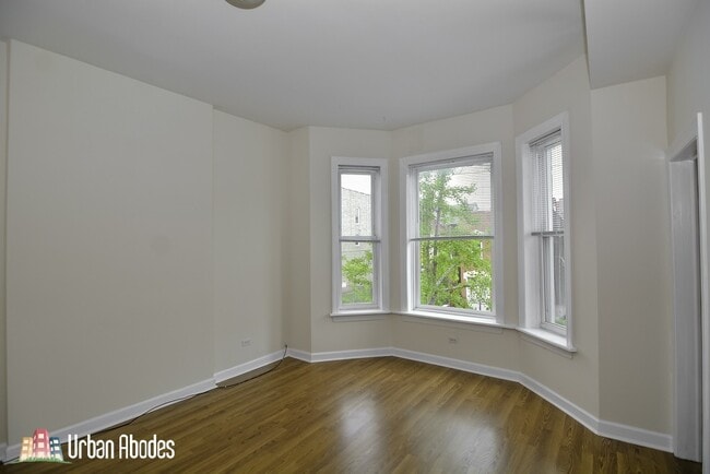 Building Photo - 2145 W Chicago Ave