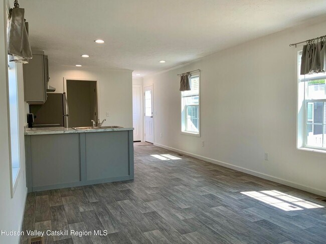 Building Photo - 1154 US-9
