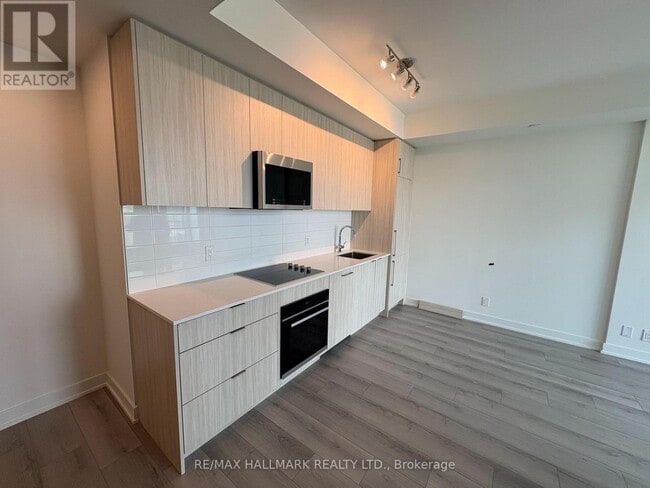 Building Photo - 20 Deans Dr