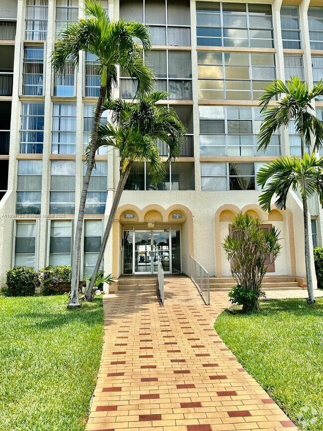 Building Photo - 701 Three Islands Boulevard