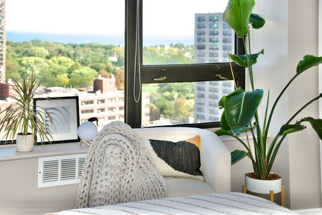 Foto del edificio - 3930 N Pine Grove Ave