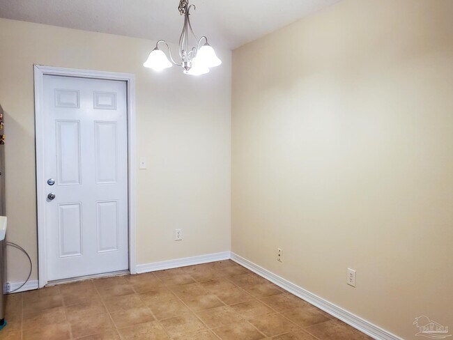 Building Photo - 6862 Old W Ln