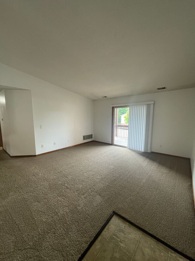 Building Photo - 2636 Stadium View Dr