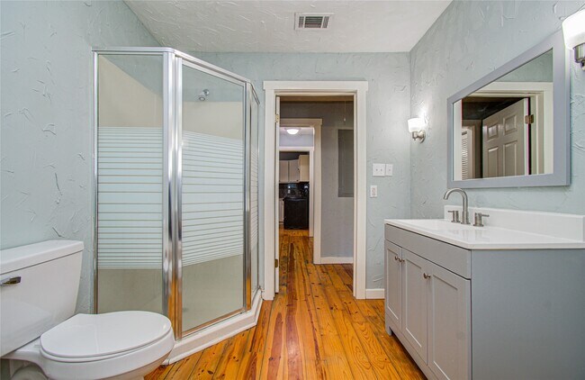 Building Photo - 15510 Cypress Garden Dr