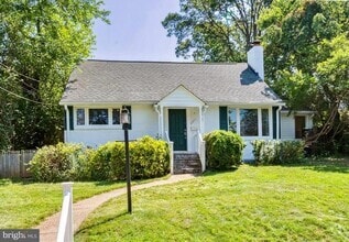 Building Photo - 9311 Adelaide Dr
