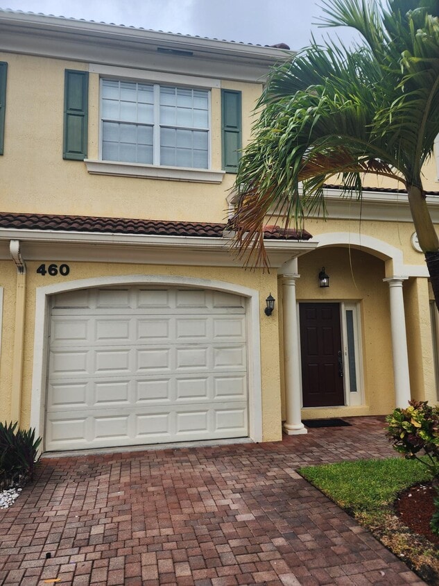 Foto principal - 460 Marbella Dr