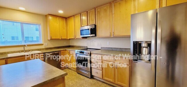 Building Photo - 18123 Silver Creek Ave E