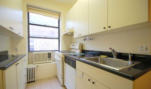 Foto del edificio - 1664 1st Ave