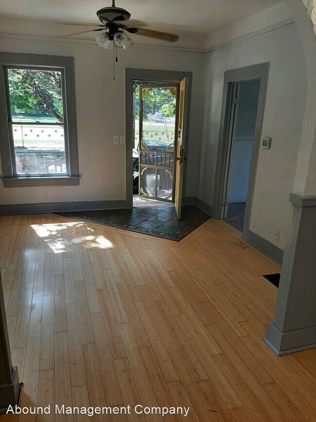 Building Photo - 2 br, 1 bath House - 6414 SE 14th Ave.