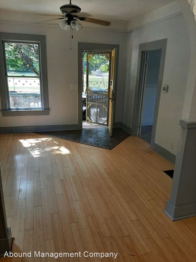 Foto del edificio - 2 br, 1 bath House - 6414 SE 14th Ave.