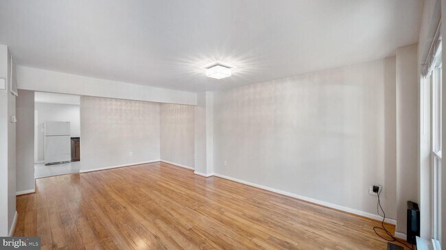 Building Photo - 5310 King Charles Way