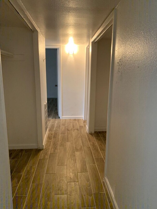Building Photo - 2 Bedrooms / 2 Baths updated first floor c...