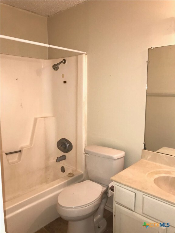 Foto del edificio - 402 Deerwood Dr