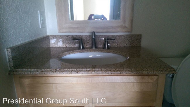 Building Photo - 346 Live Oak Blvd