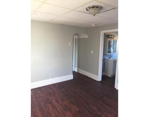 Building Photo - 446 Main St