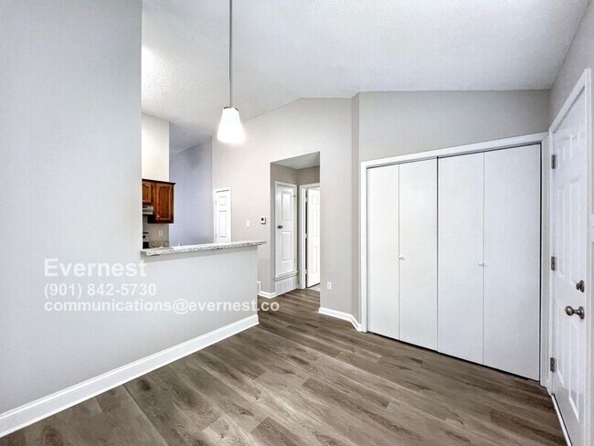 Foto del edificio - 7593 Lilly Dr