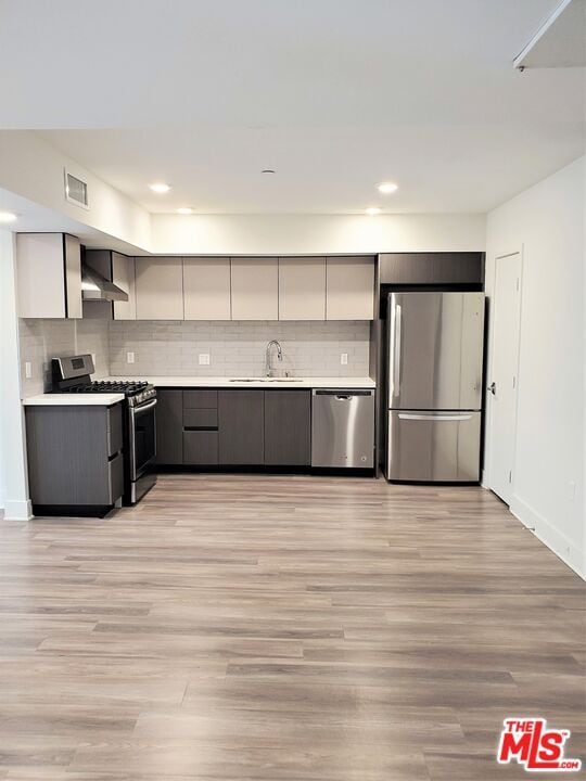 Building Photo - 5030 Rosewood Ave