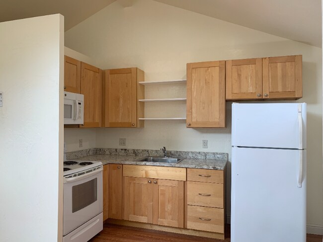 Building Photo - 2050 Mendocino St