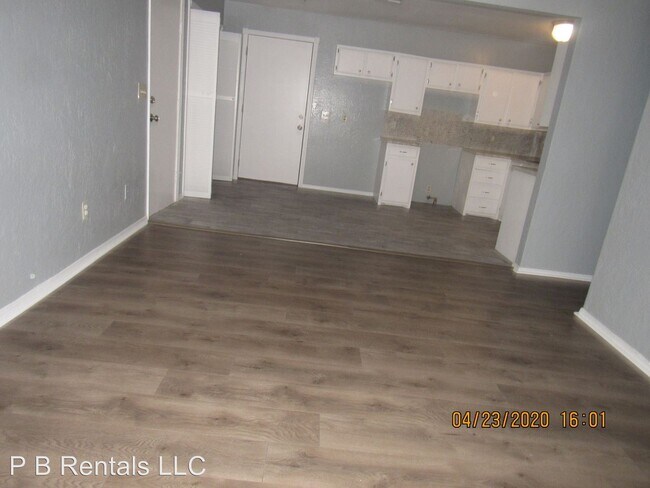 Building Photo - 3 br, 1 bath House - 2523 NW 38th Place