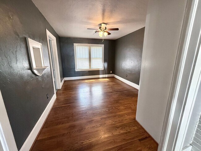 Foto del edificio - Updated 2BD 1BA Craftsman Home in Central ...
