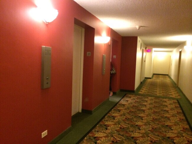 Foto del edificio - 2140 Kuhio Ave.