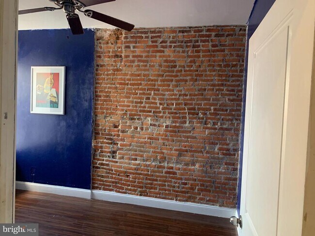 Building Photo - 1703 S 9th St