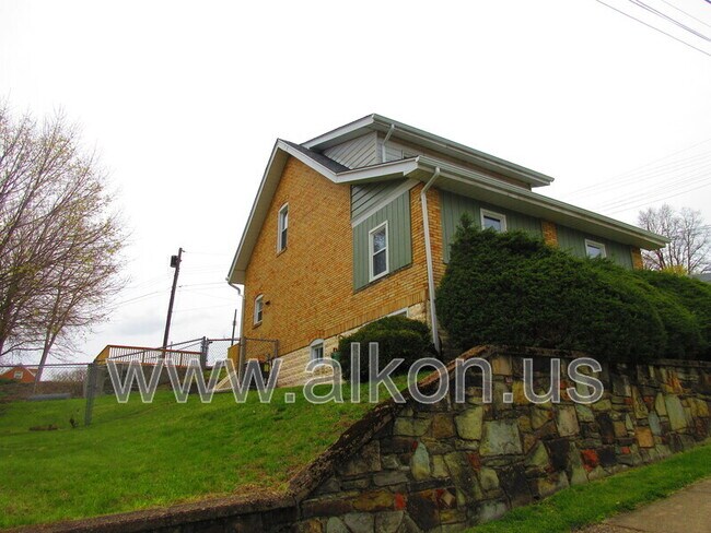 Foto del edificio - 302 W Virginia Ave