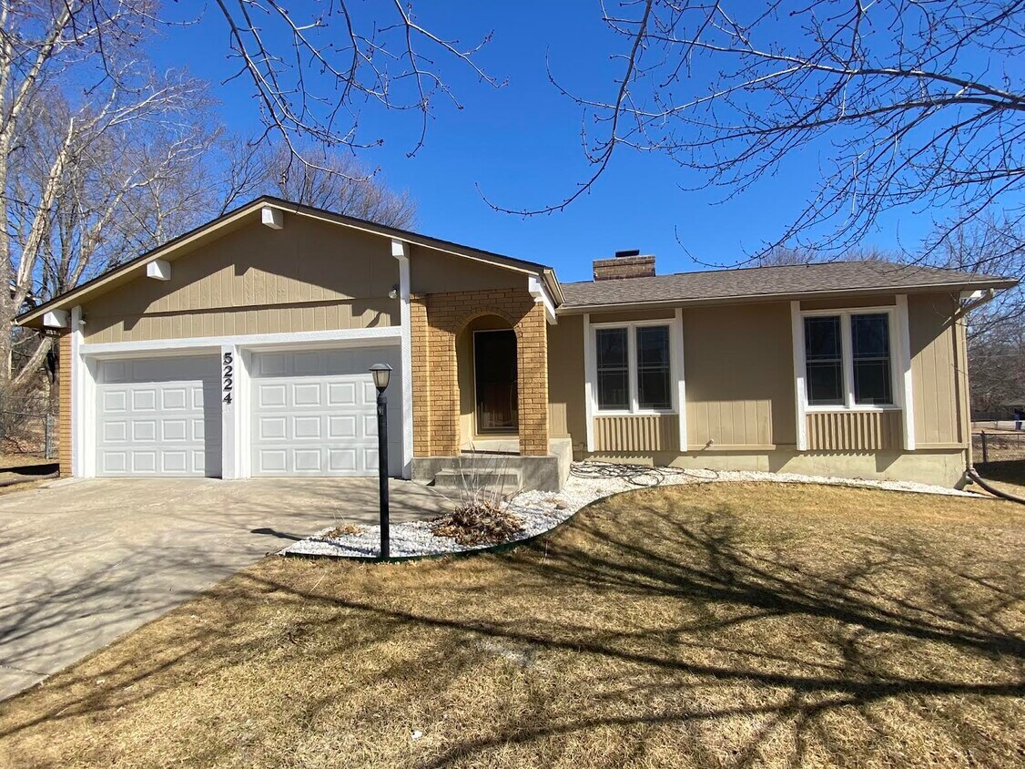5224 NW Courtland Dr, Topeka, KS 66618 House Rental in Topeka, KS
