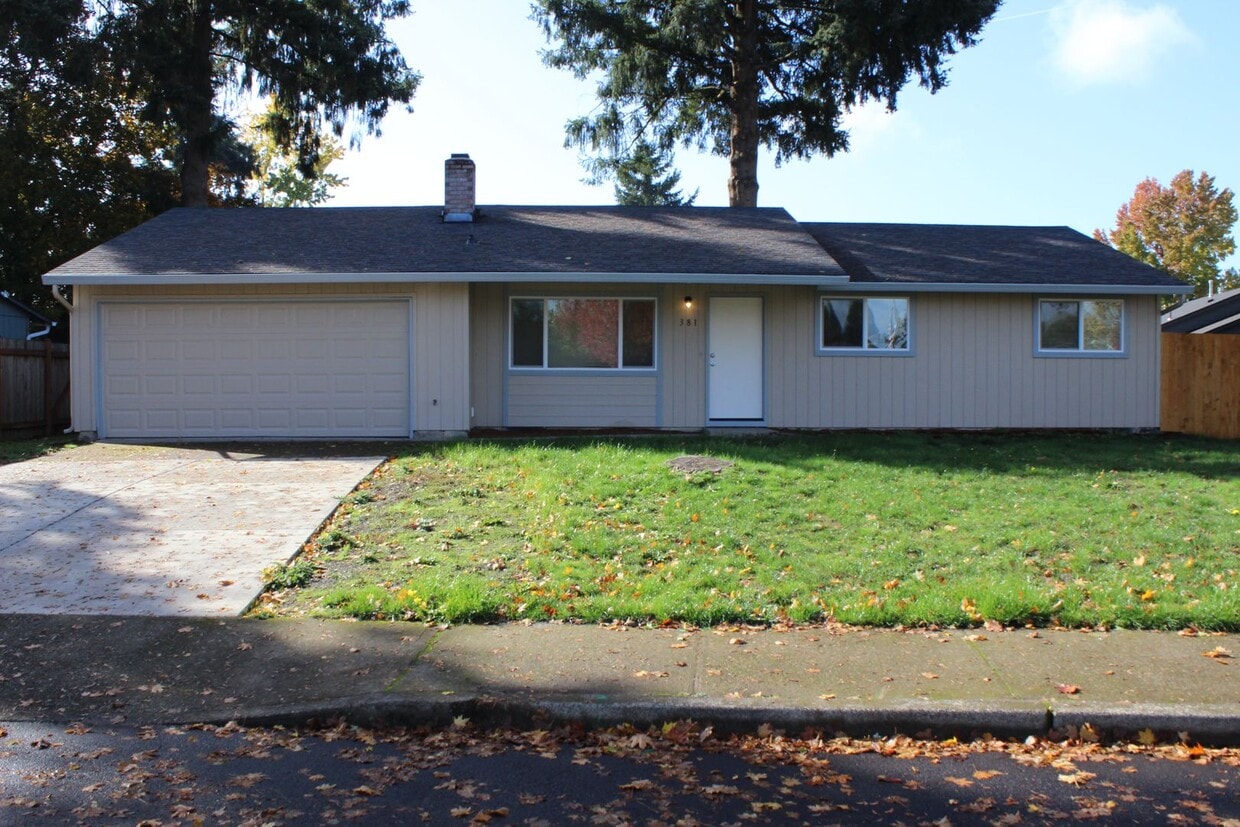 Primary Photo - 4 Bed 2 Bath Hillsboro Ranch