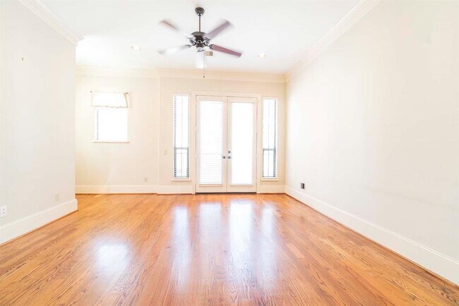 Foto del edificio - 3119 Fairdale Oaks E