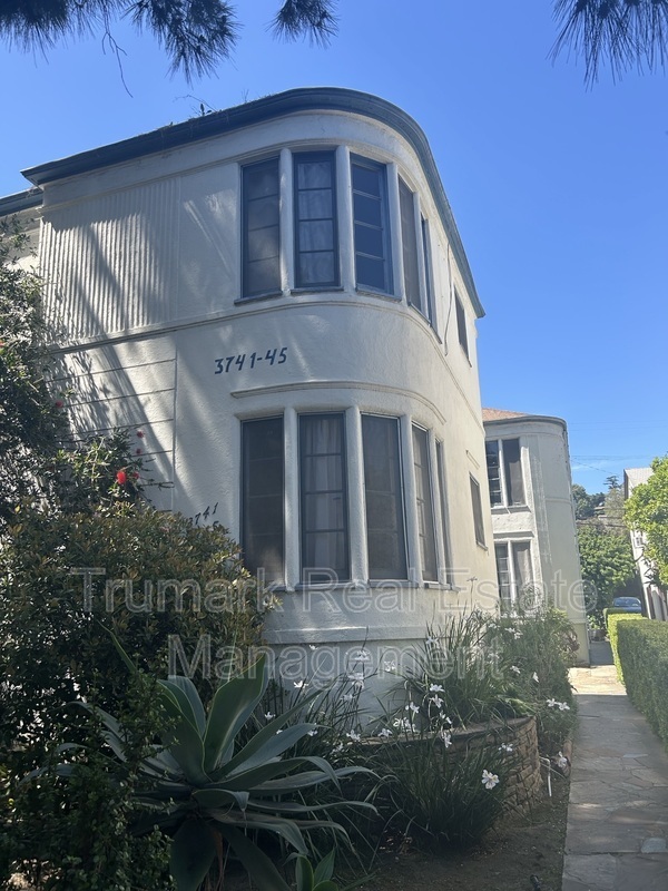 Primary Photo - 3745 Los Feliz Blvd