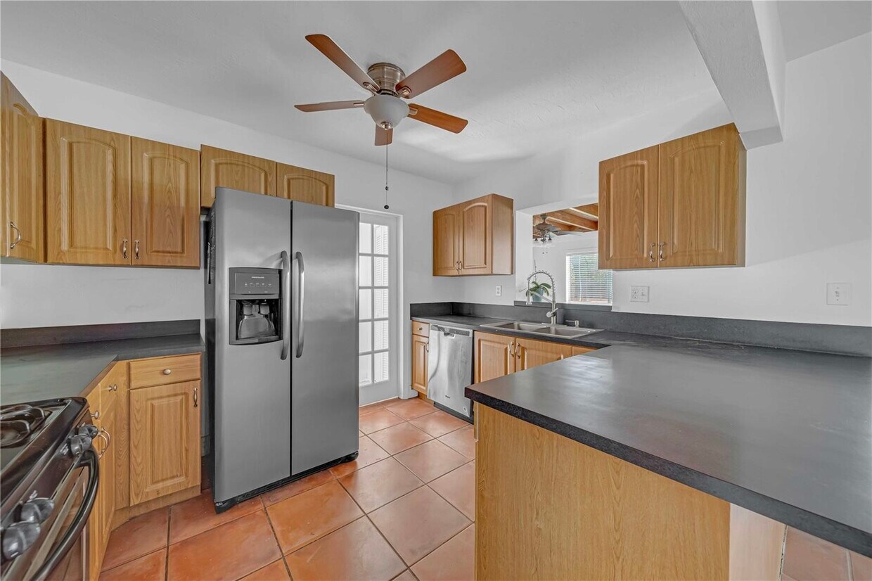 Primary Photo - 12265 SW 105th Ln