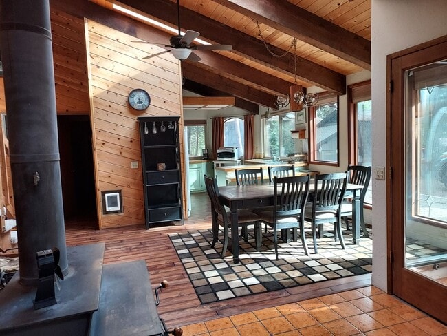 Building Photo - FURNISHED HOME IN LAKE ALMANOR COUNTRY CLUB