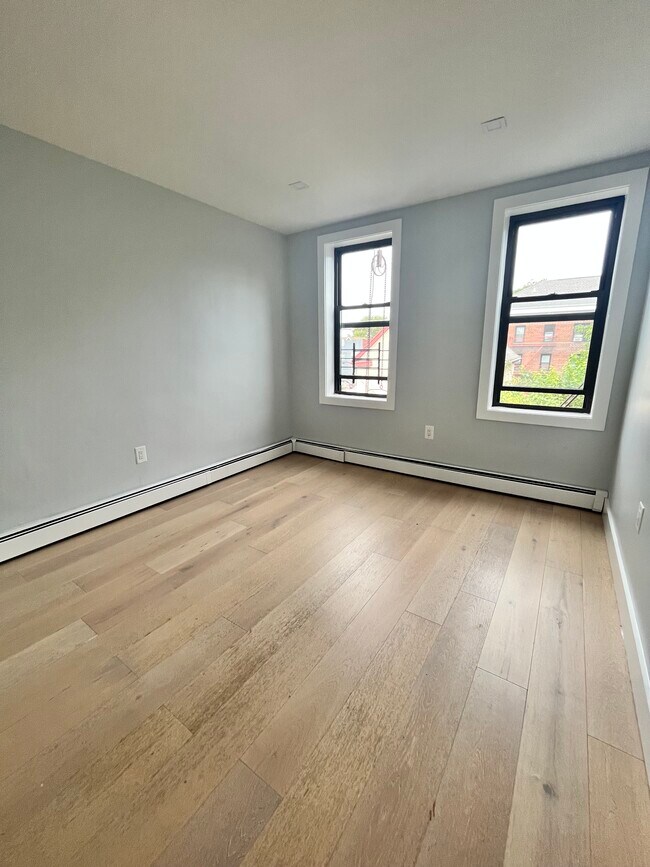 325 Avenida E 5 - 328 Avenue E