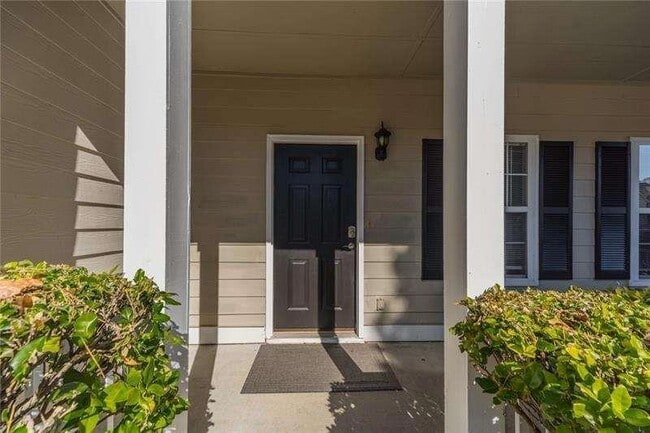 Building Photo - 2716 Lake Park Ridge W