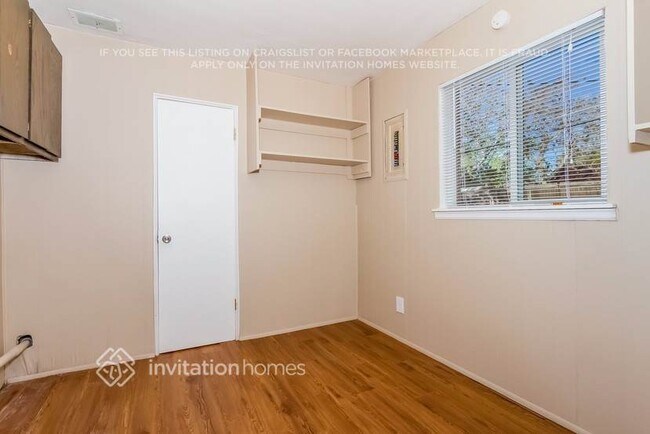 Building Photo - 9301 Lillian Ln